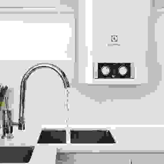 Водонагреватель Electrolux EWH 80 Formax